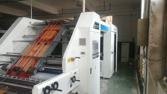 Ambalaj Endüstrisinde Oluklu Mukavva Kağıt Laminasyonu İçin Elektrikli Otomatik Oluklu Laminasyon Makinesi
