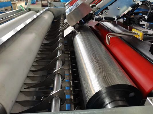 Kağıt ve karton ambalaj kutuları Yüksek Hızlı Otomatik Flüt Laminatör Makinesi