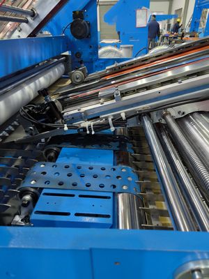 Elektrikli Sürücü 5 katlı 300gm-10mm Karton ve B E FLUTE için Yaprakla Yaprak Laminasyon Makinesi