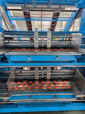 5Ply dalgalanmış kağıt ve çeşitli dalgalanma türlerinin laminasyonu için servo kontrolü ile otomatik levha ile levha laminasyon makinesi