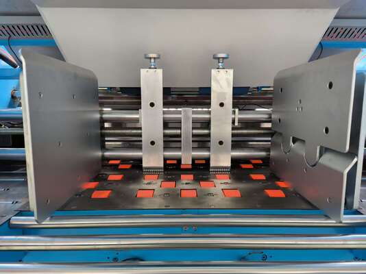 Yüksek Hızlı Flüt Laminatör Makinesi, azaltılmış yapıştırıcı tüketimi ve besleme basıncı yapısı olmayan karton kutu yapımı sunuyor