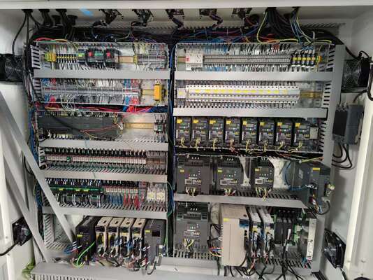 Otomatik Yüksek Hızlı Flüt Laminatör Laminasyon Makinesi 200m/Min Hızlı Gürültülü Karton için