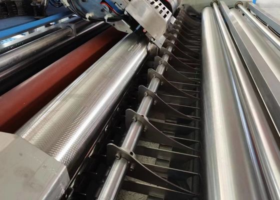 Oluklu Mukavva Kutular İçin Yüksek Hassasiyetli Otomatik Flüt Laminasyon Makinesi