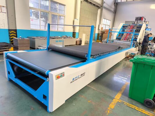Yüksek Hızlı Yaprakla Yaprak 5 Katlı Flüt Laminasyon Makinesi, Servo Kontrolü ile Çok Katlı Yapılandırmalarda Laminasyon Kağıdı için